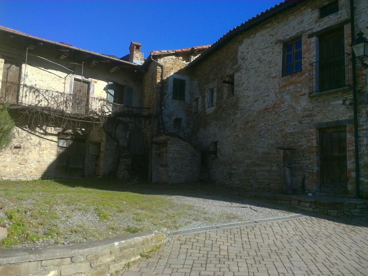 Bed and Breakfast Magiche Langhe à Paroldo Extérieur photo