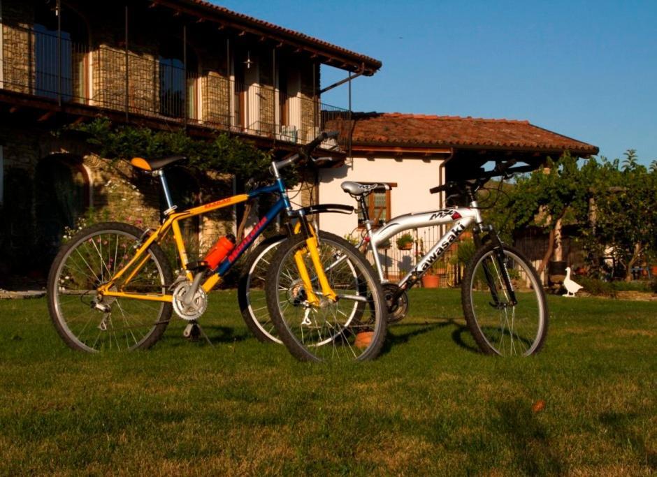 Bed and Breakfast Magiche Langhe à Paroldo Extérieur photo